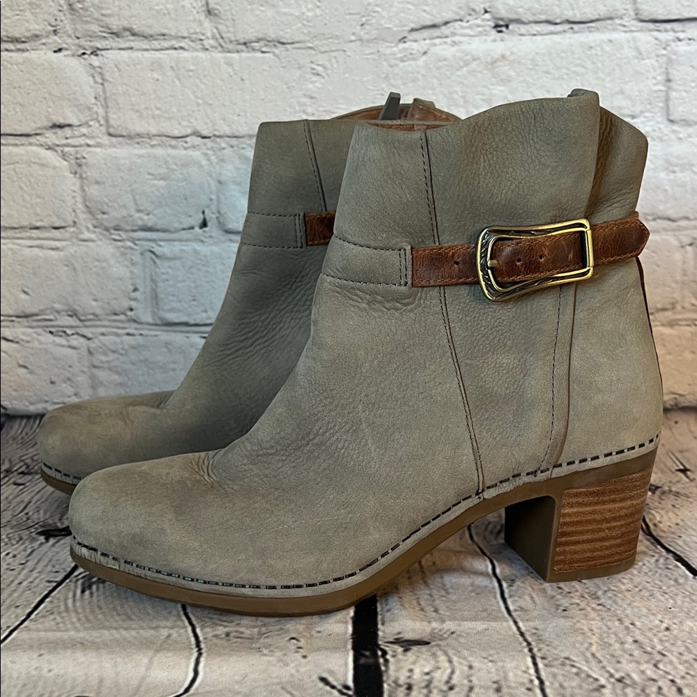 * Dansko Hartley Ankle Boots Grey Nubuck Leather